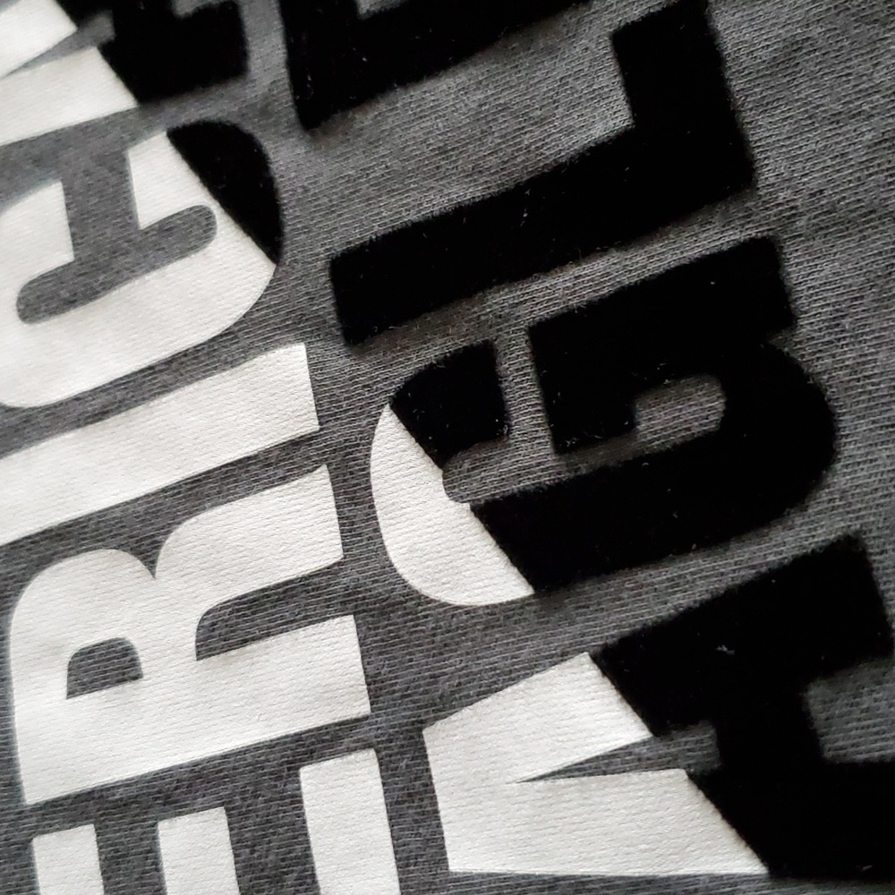 American Eagle T-Shirt - Picture 3 of 5